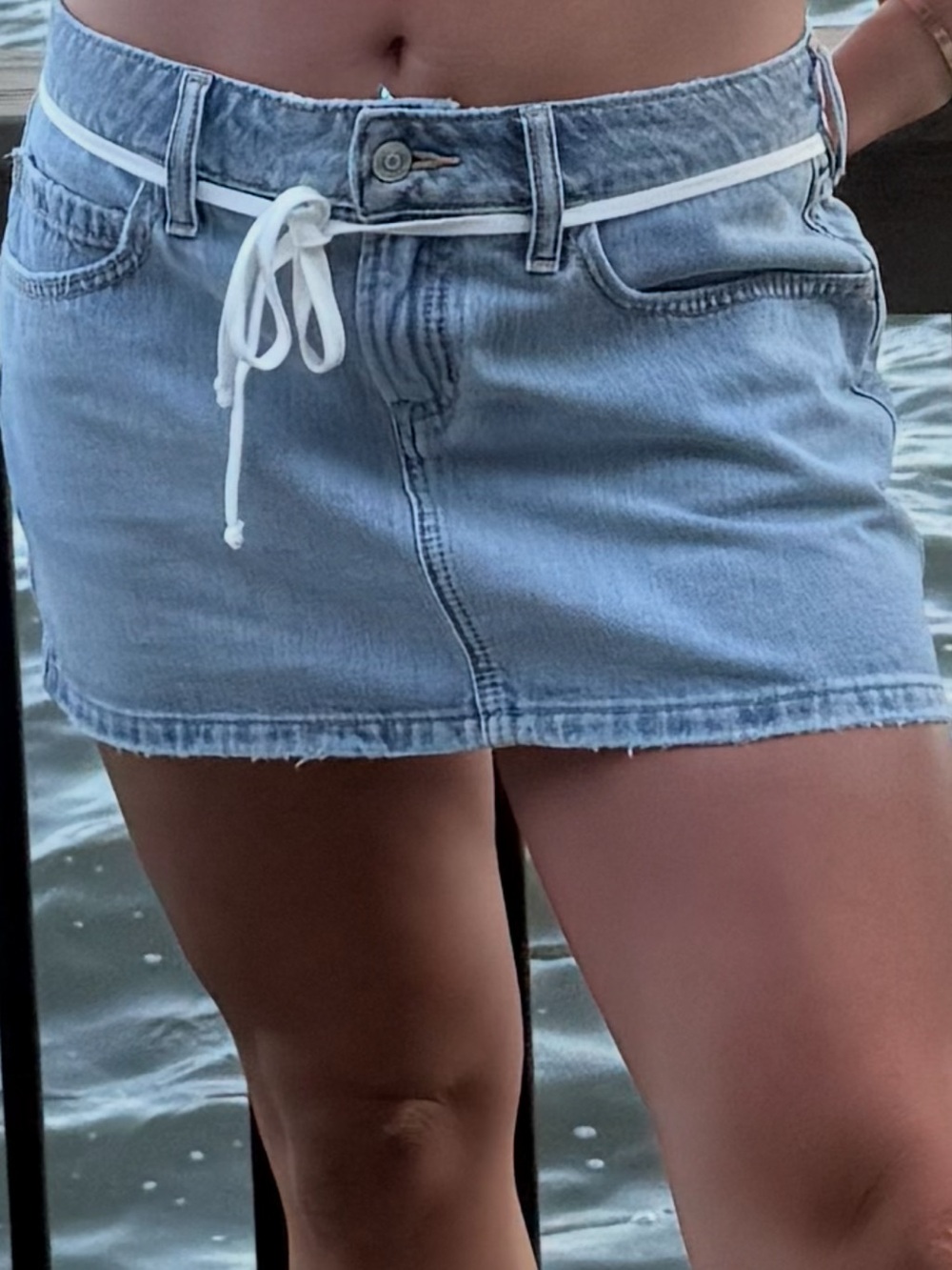 Hollister Low Rise Light Wash Shoelace Skort - Picture 4 of 5